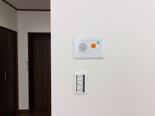 呼び出しボタン