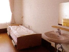 すぐに使えるように室内に設置されている洗面台がある居室