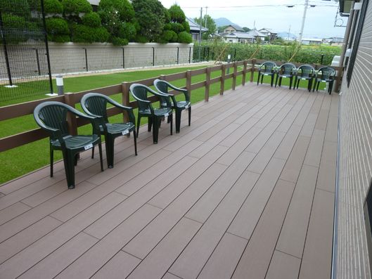 ウッドデッキ