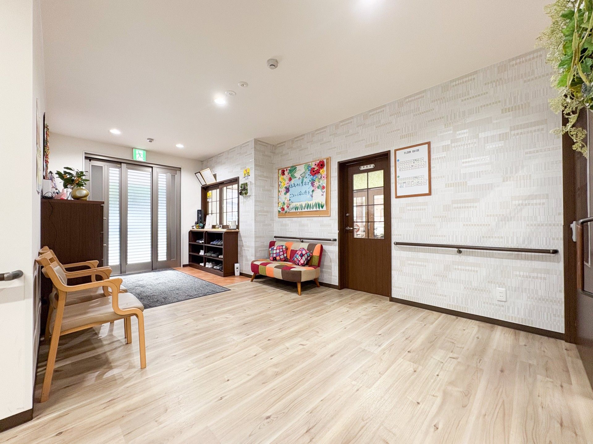 明るいエントランスホール