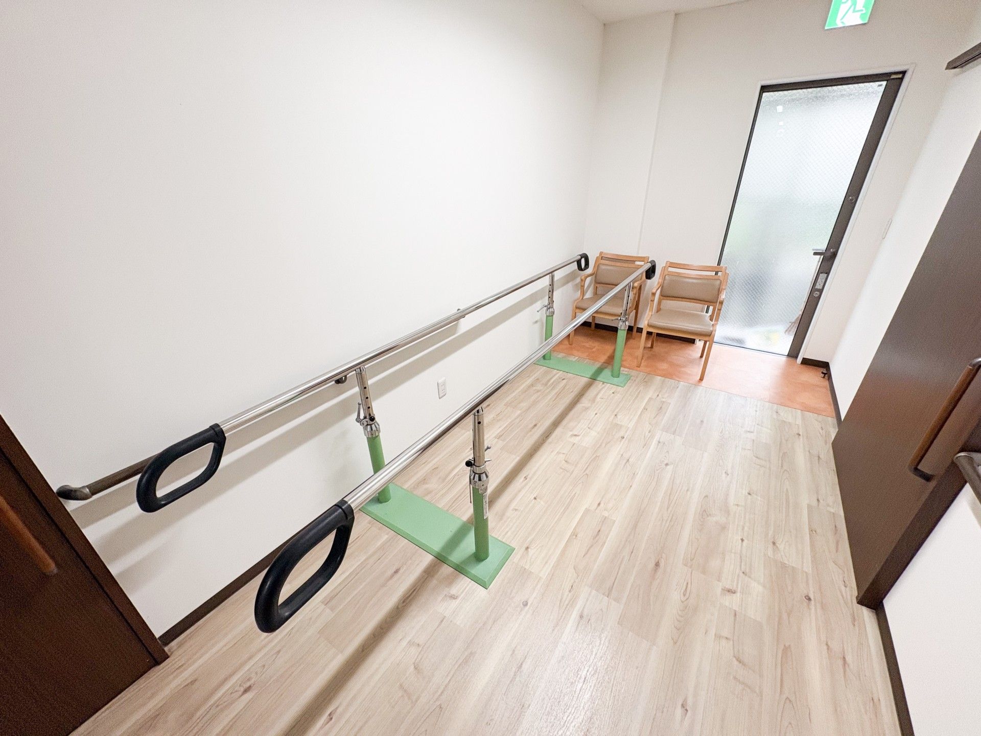 手すり付きの廊下