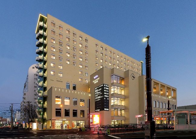 12階建ての便利な街中にある施設である。周辺は買い物に便利な施設が多く、自立した生活を楽しむことができる。
