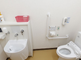 介護施設内の清潔なトイレ空間