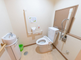 介護施設の清潔なトイレスペース