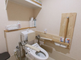 介護施設のきれいなトイレの内部