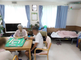 介護施設の居間と廊下の様子