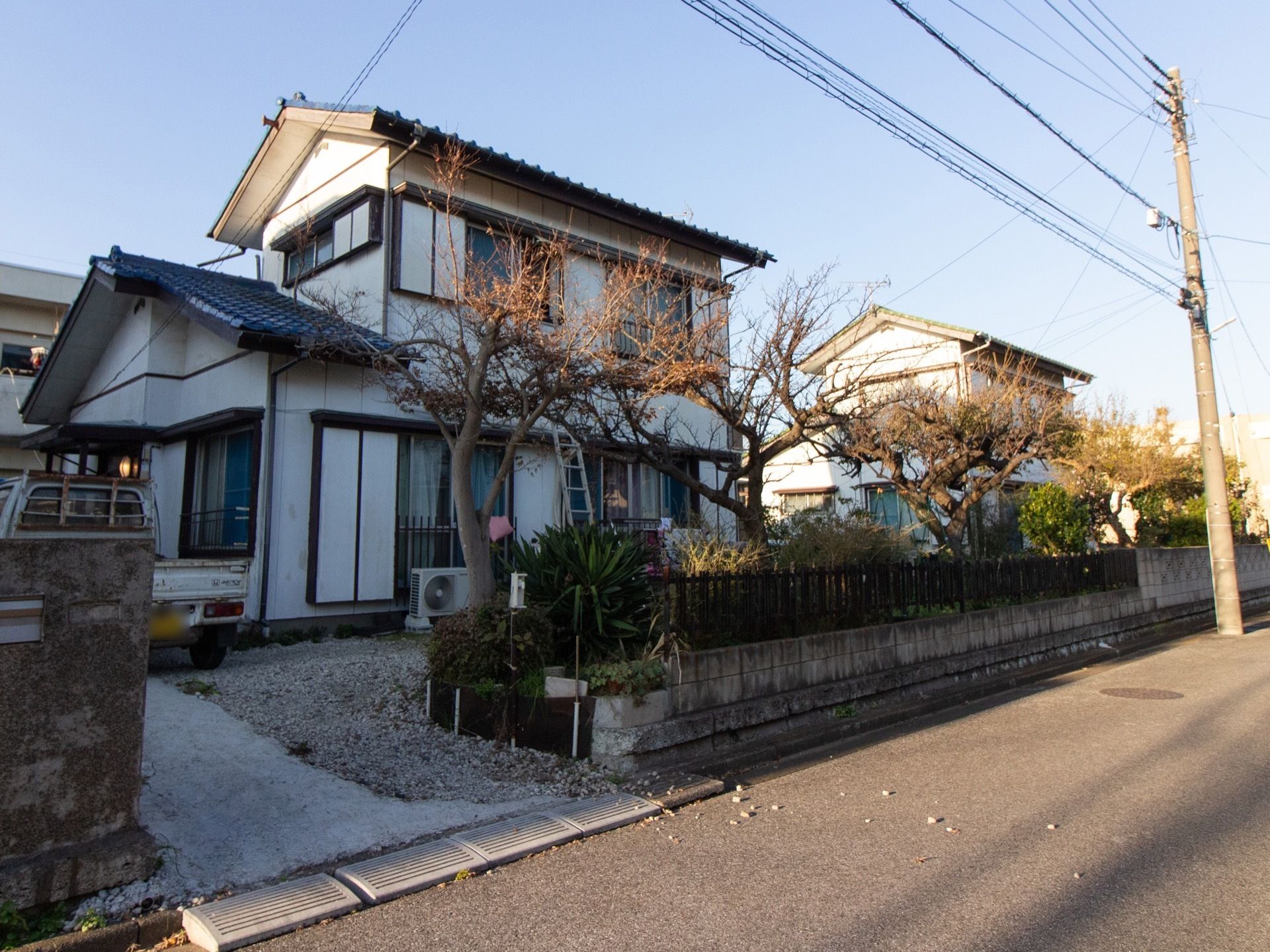 一見介護施設とはわからない民家造りの建物である。我が家との延長の気分でいられるので、快適に過ごすことができる。