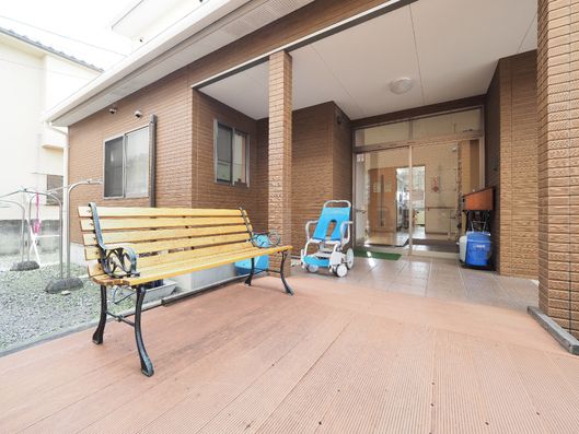 玄関アプローチ