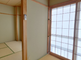 和風の明るい居室内部