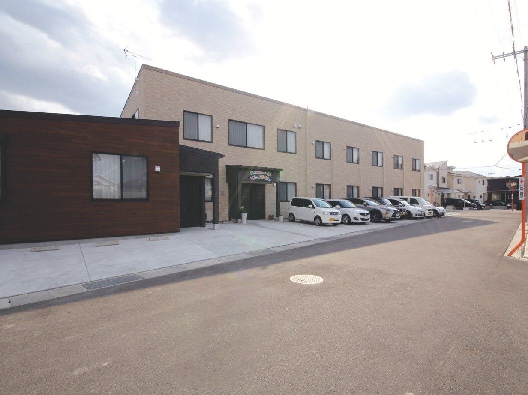 2階建ての有料老人ホーム