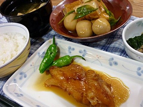 あずみ苑 ラ・テラス葛城のお食事。栄養バランスのとれた見た目も美味しいお食事を提供している。