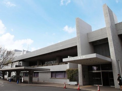 あずみ苑 ラ・テラス葛城の周辺環境。近くには様々な公共施設が充実している。