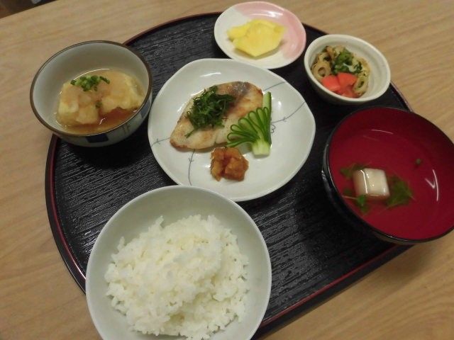 栄養バランスの食事サービス