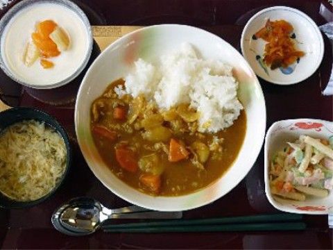 ラ・テラス堀米のお食事。栄養バランスのとれた健康をサポートできる食事を提供している。