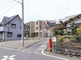 住宅が立ち並ぶ閑静な通り