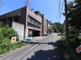 静かな住宅街に建つ介護施設