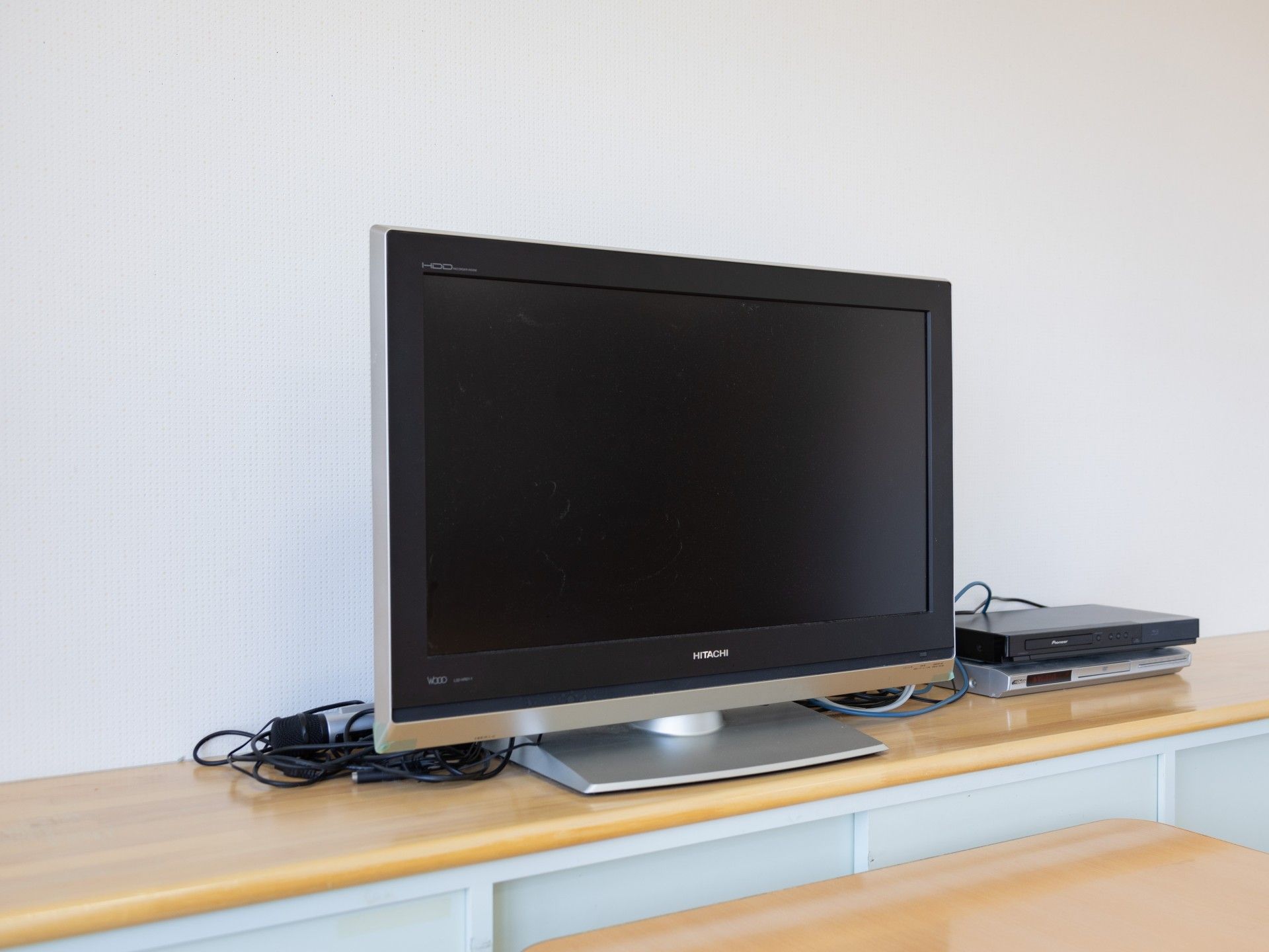 テレビと機器の棚