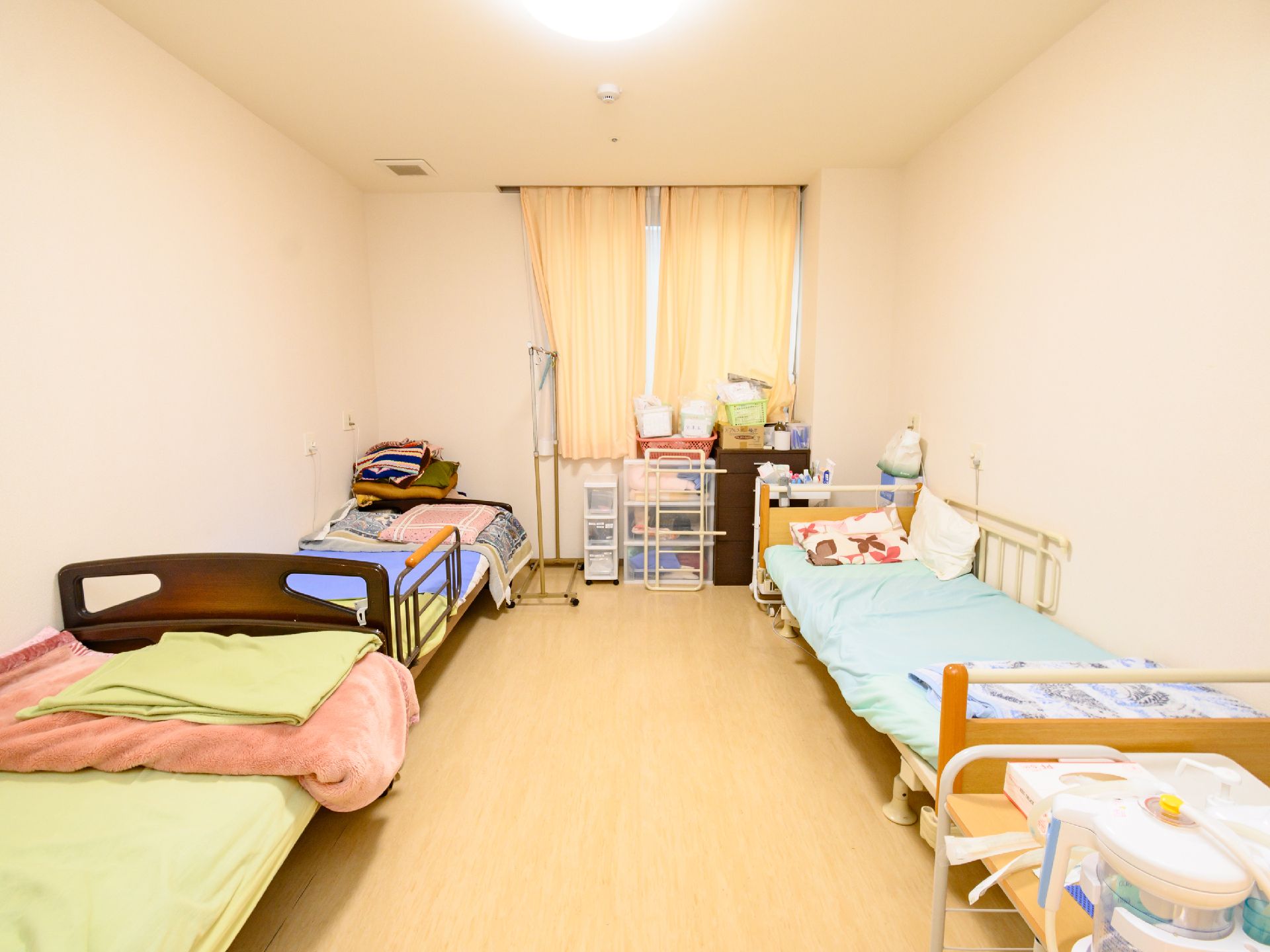 複数のベッドが設置されている居室