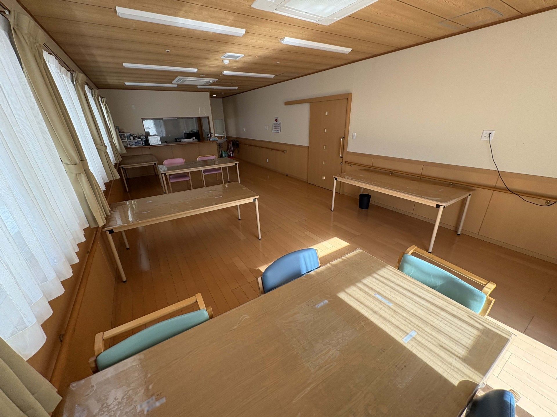 日差しが差し込む部屋