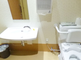 清潔感のあるトイレと洗面所