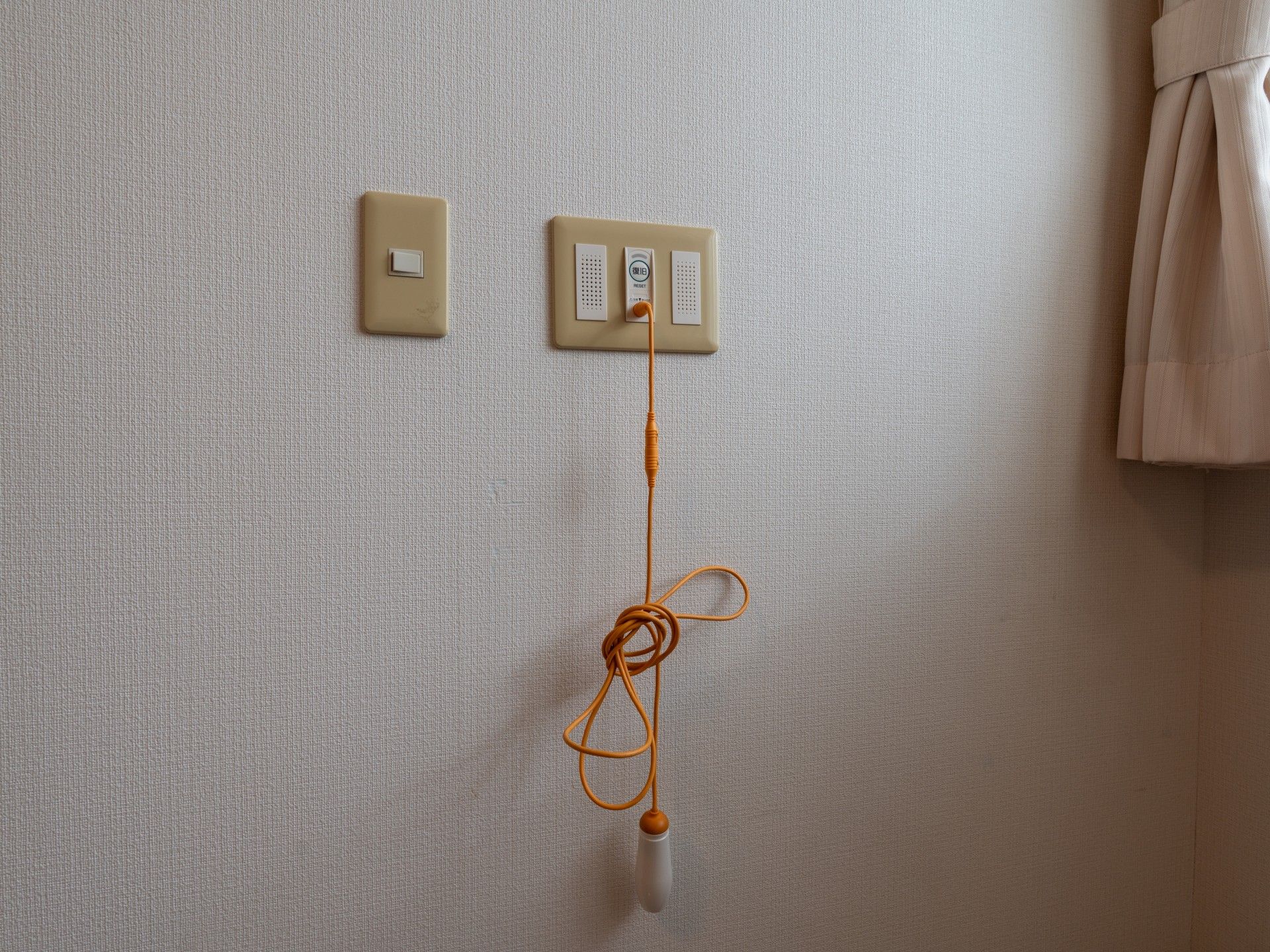 緊急呼び出しボタン