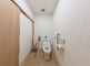 バリアフリー設計のトイレ空間