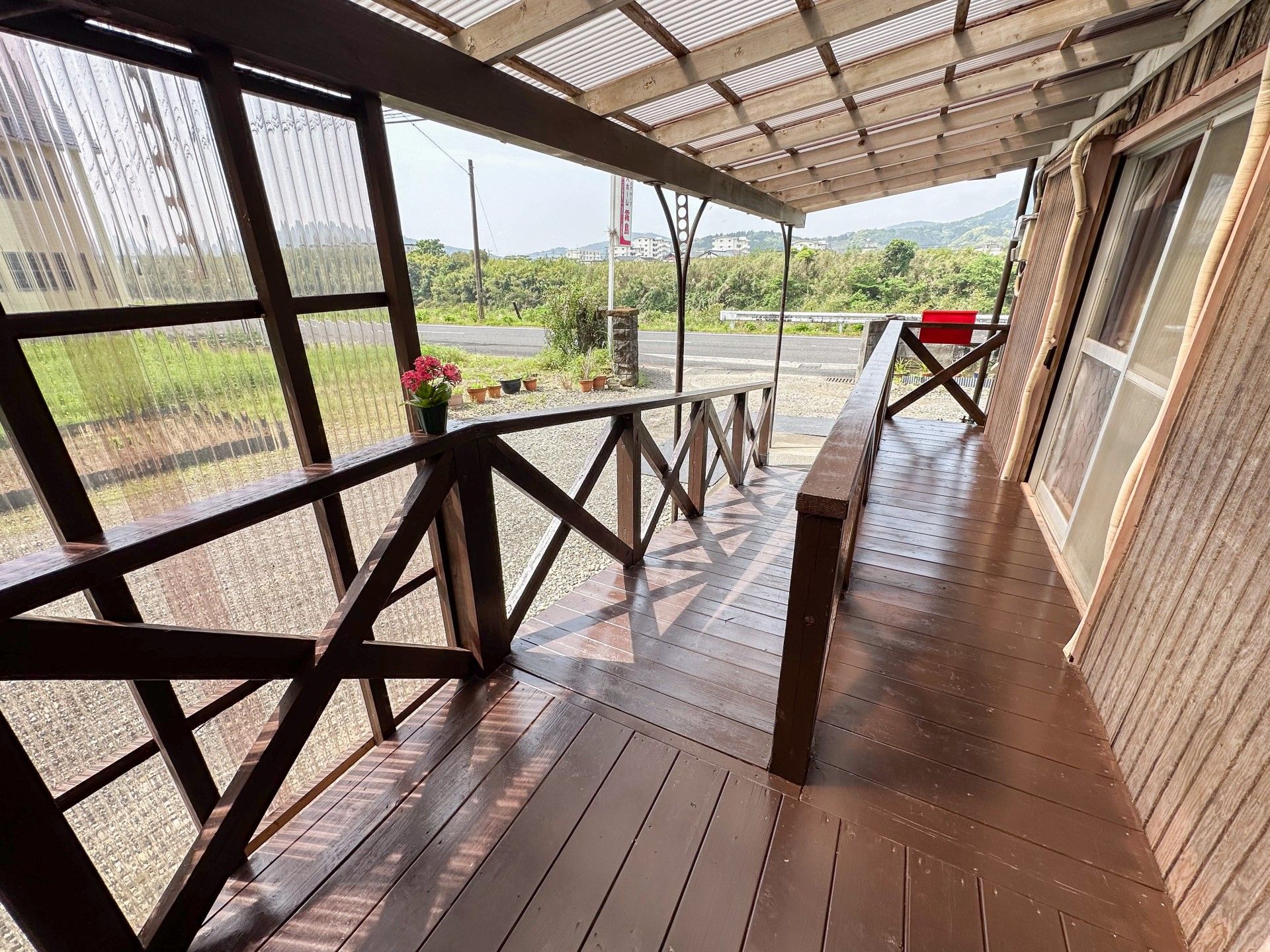 ゆったりとしたテラスの風景