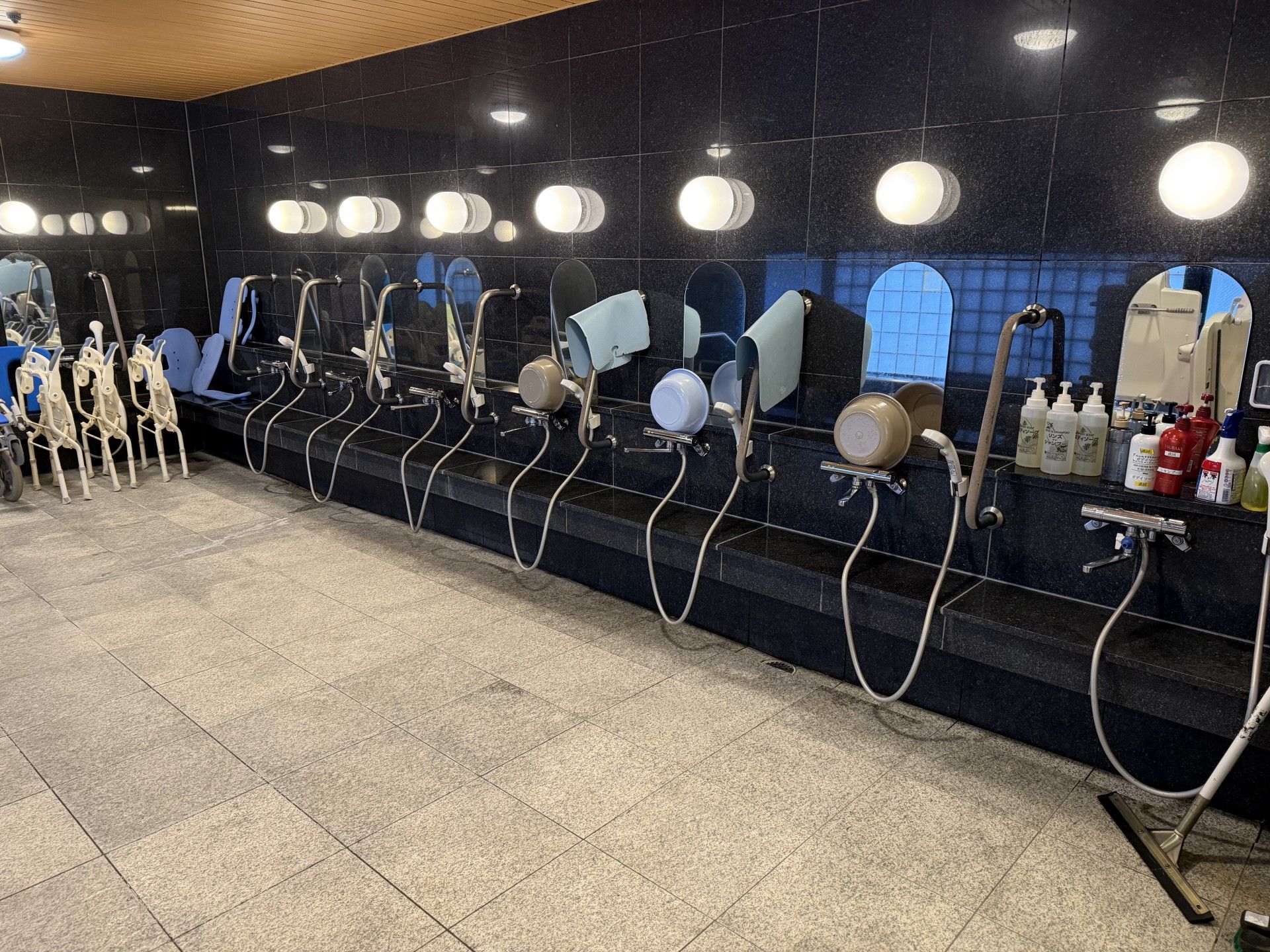 清潔な洗い場の設備