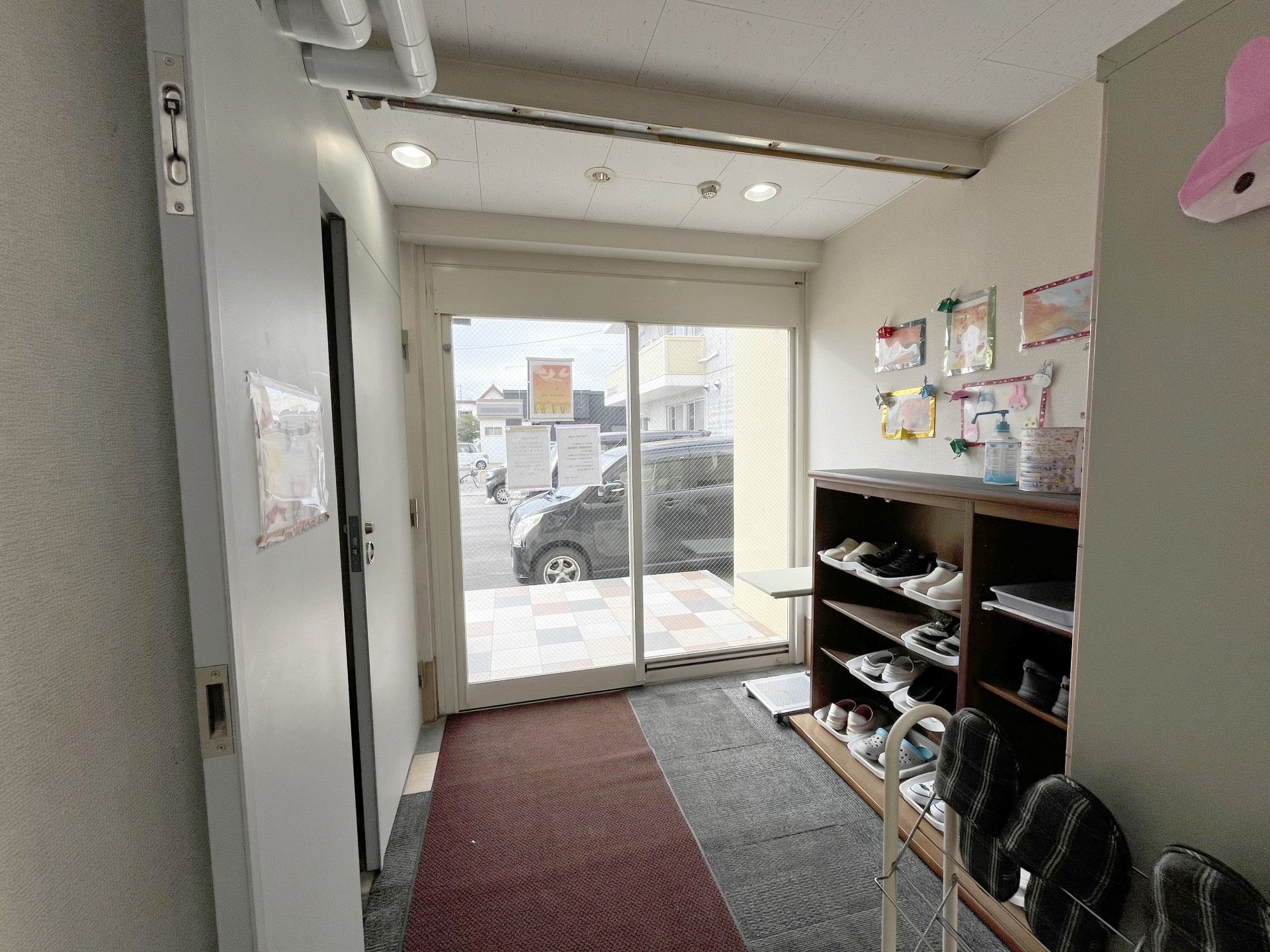 明るい玄関スペース