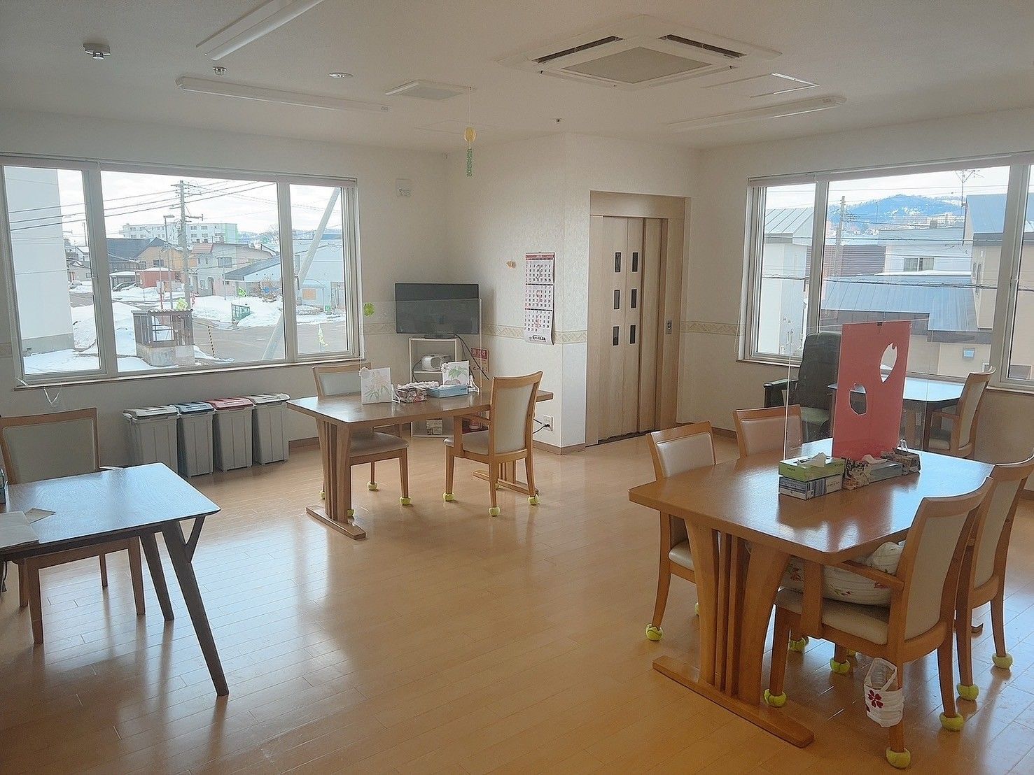 窓際の明るい部屋