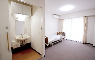 明るい個室の様子