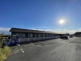 広々とした施設の外観