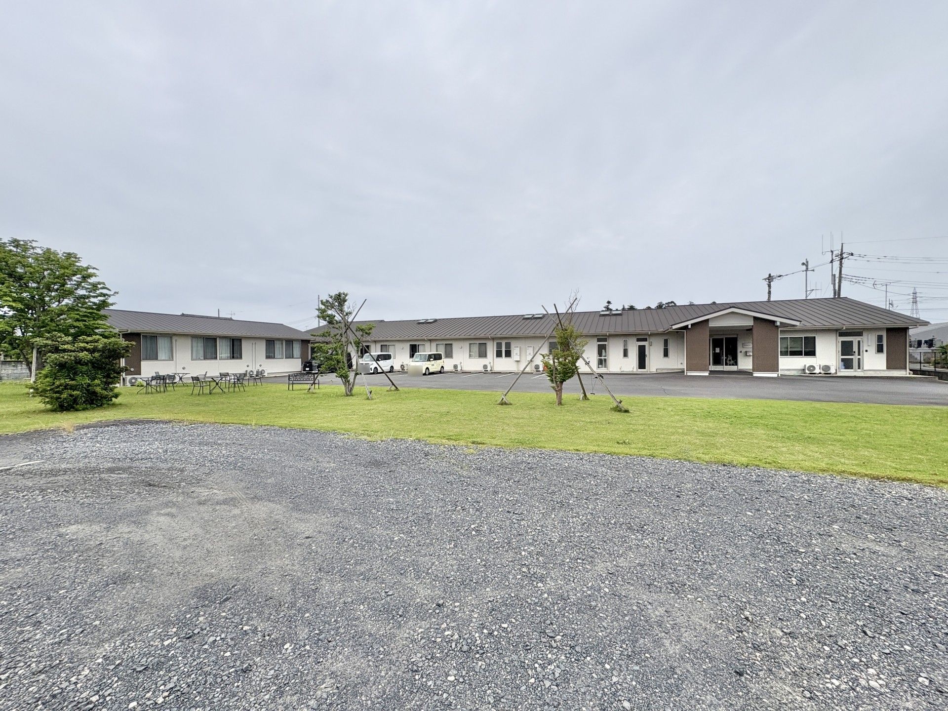 広い庭のある建物