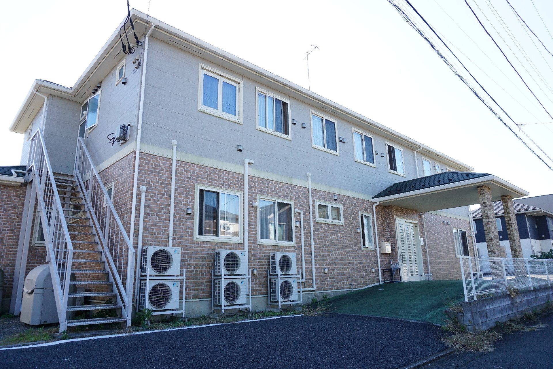 バリアフリー化された介護施設全体の外観