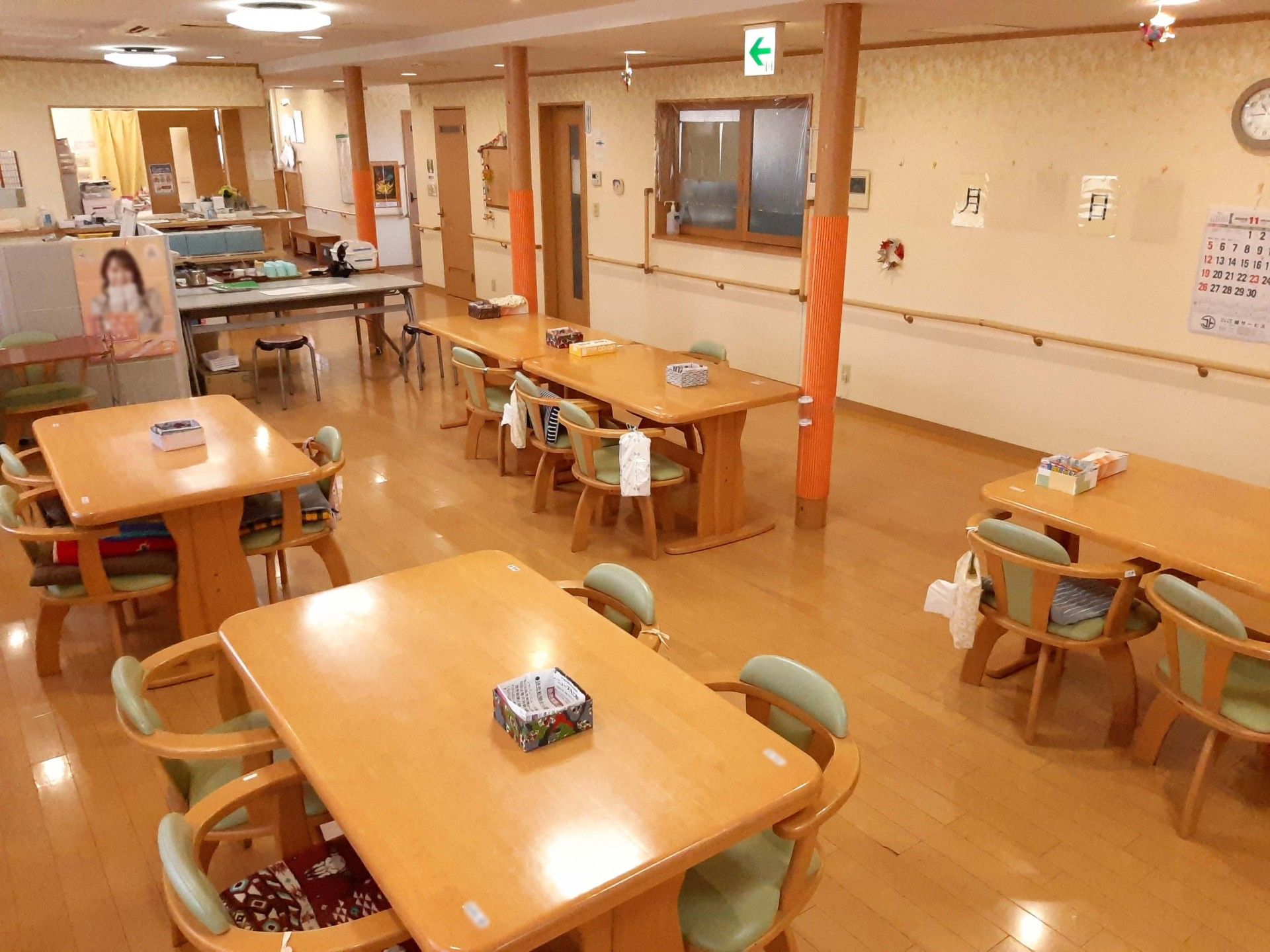 ゆったりとした食堂の様子