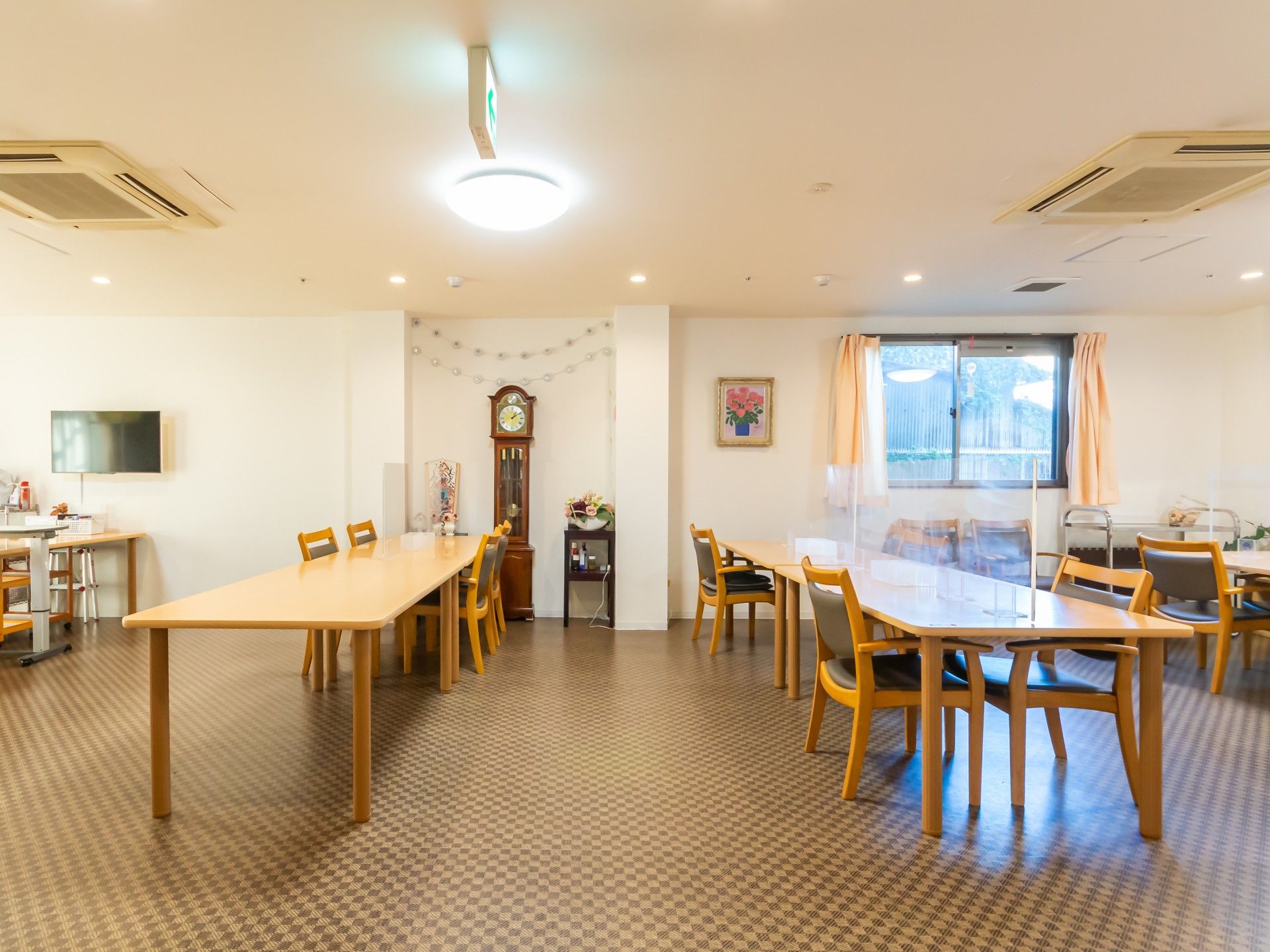 落ち着いた雰囲気の部屋