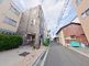 静かな住宅街にある介護施設外観