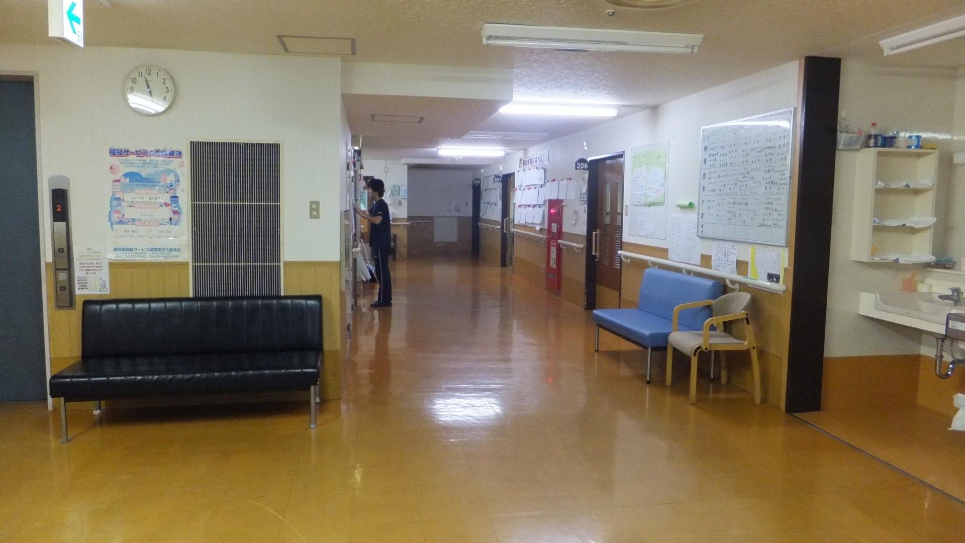 ゆったりとした廊下の様子