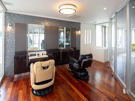 Lys サロン（理美容室）