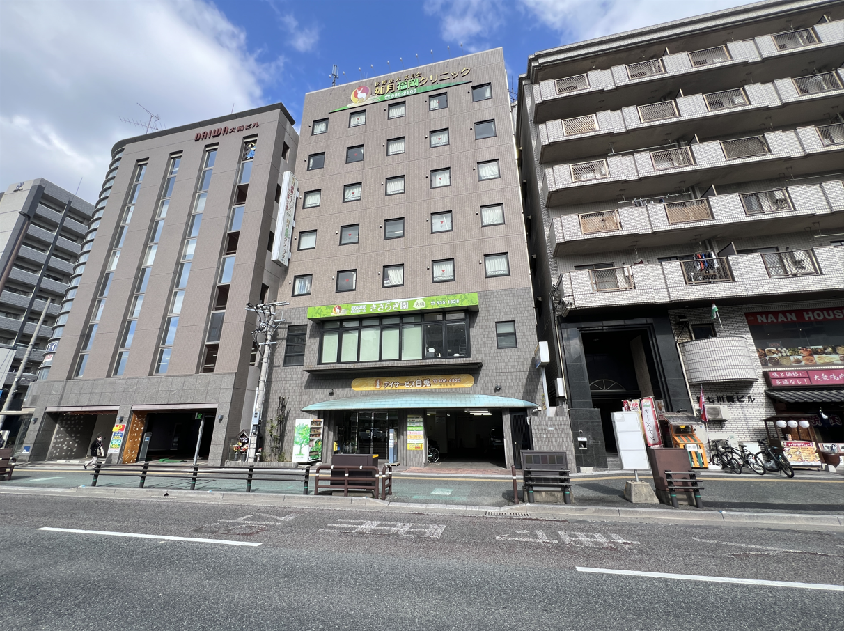 都会の快適な施設外観