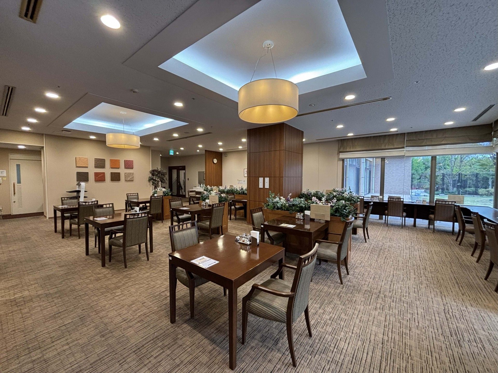 落ち着いた雰囲気の食堂