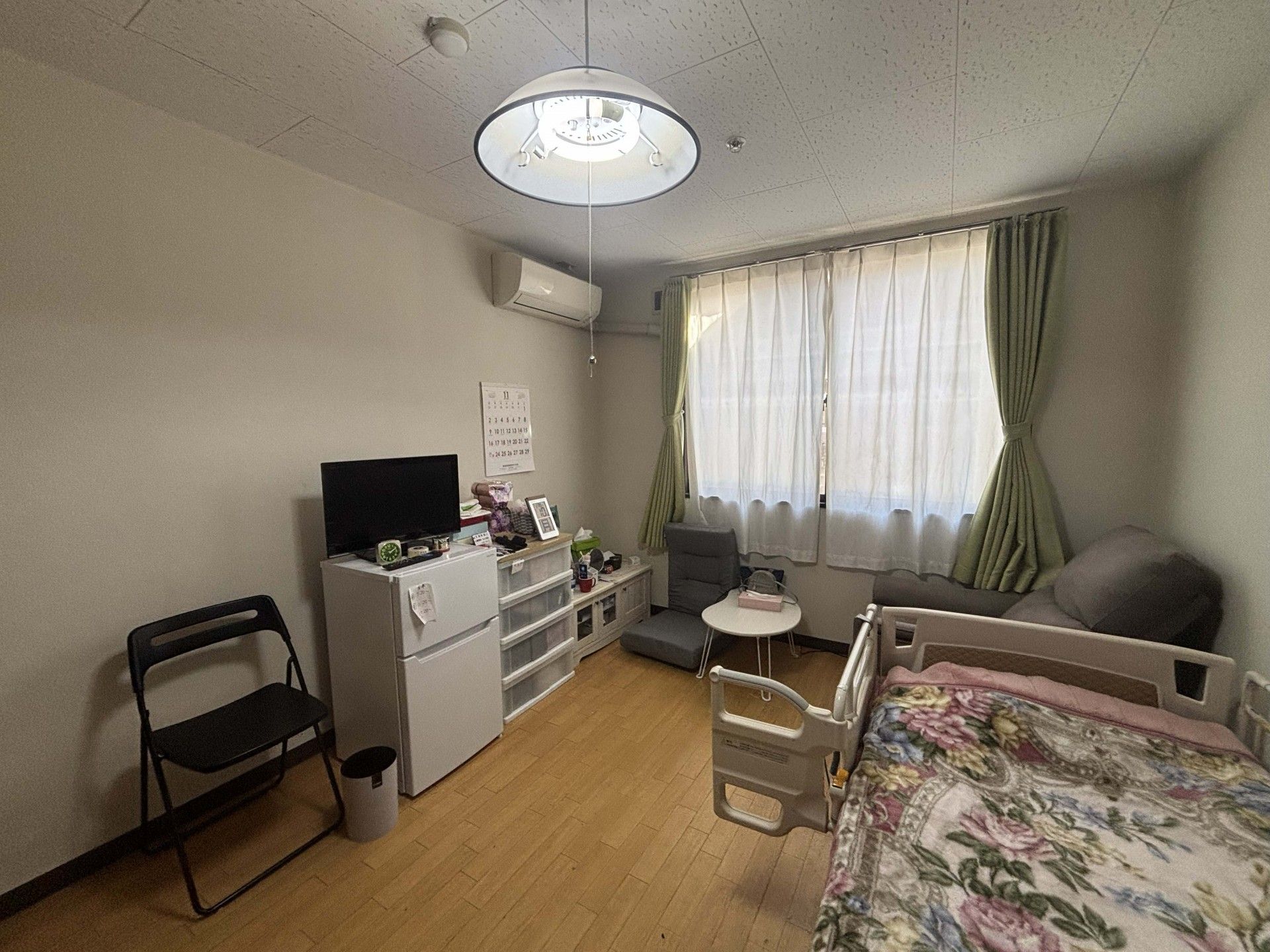 落ち着いた個室の様子