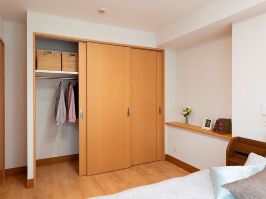 Aタイプ居室（42㎡、45㎡）クローゼット