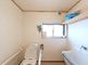 バリアフリー設計のトイレ空間