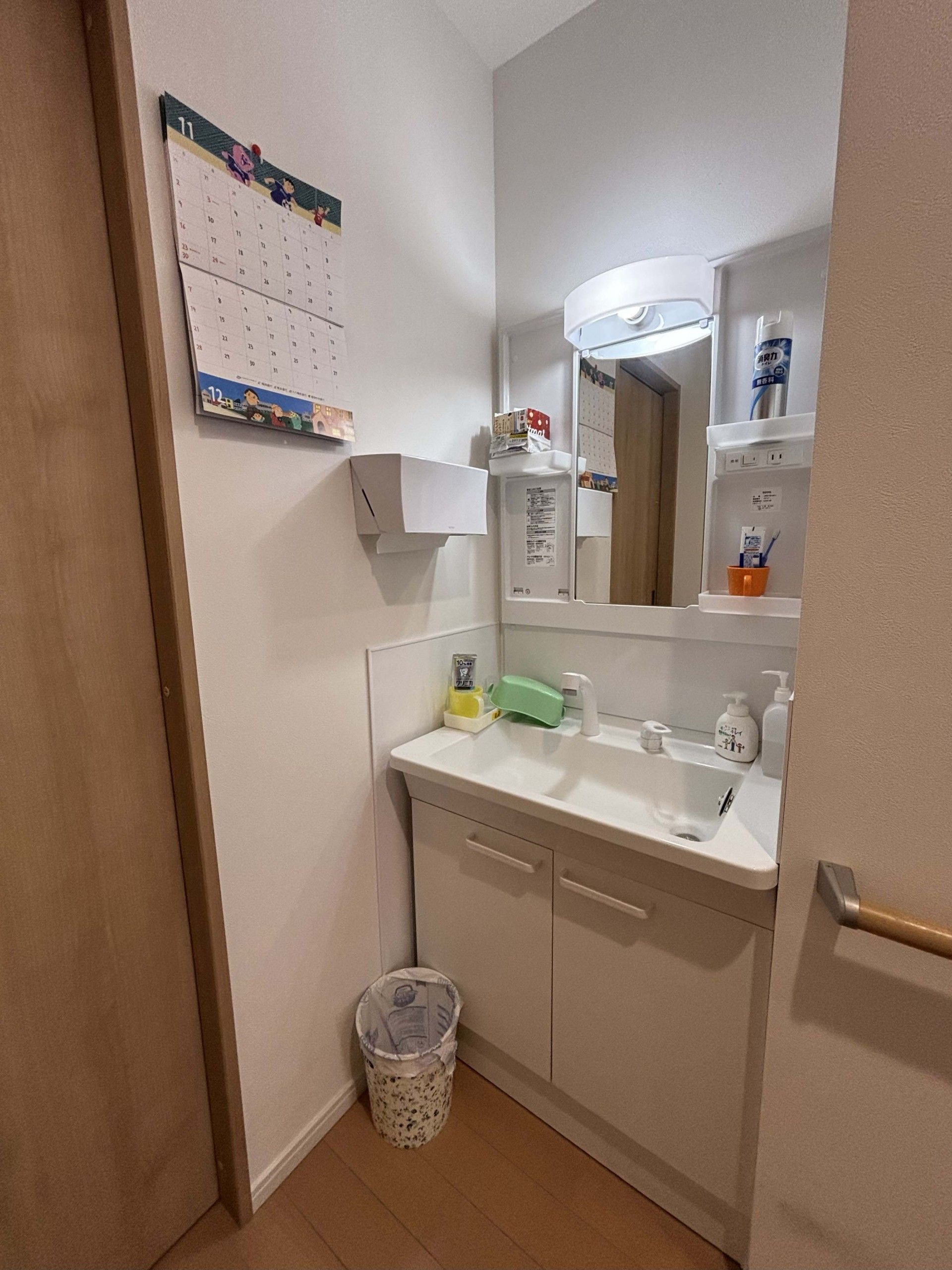 清潔な洗面台の一角