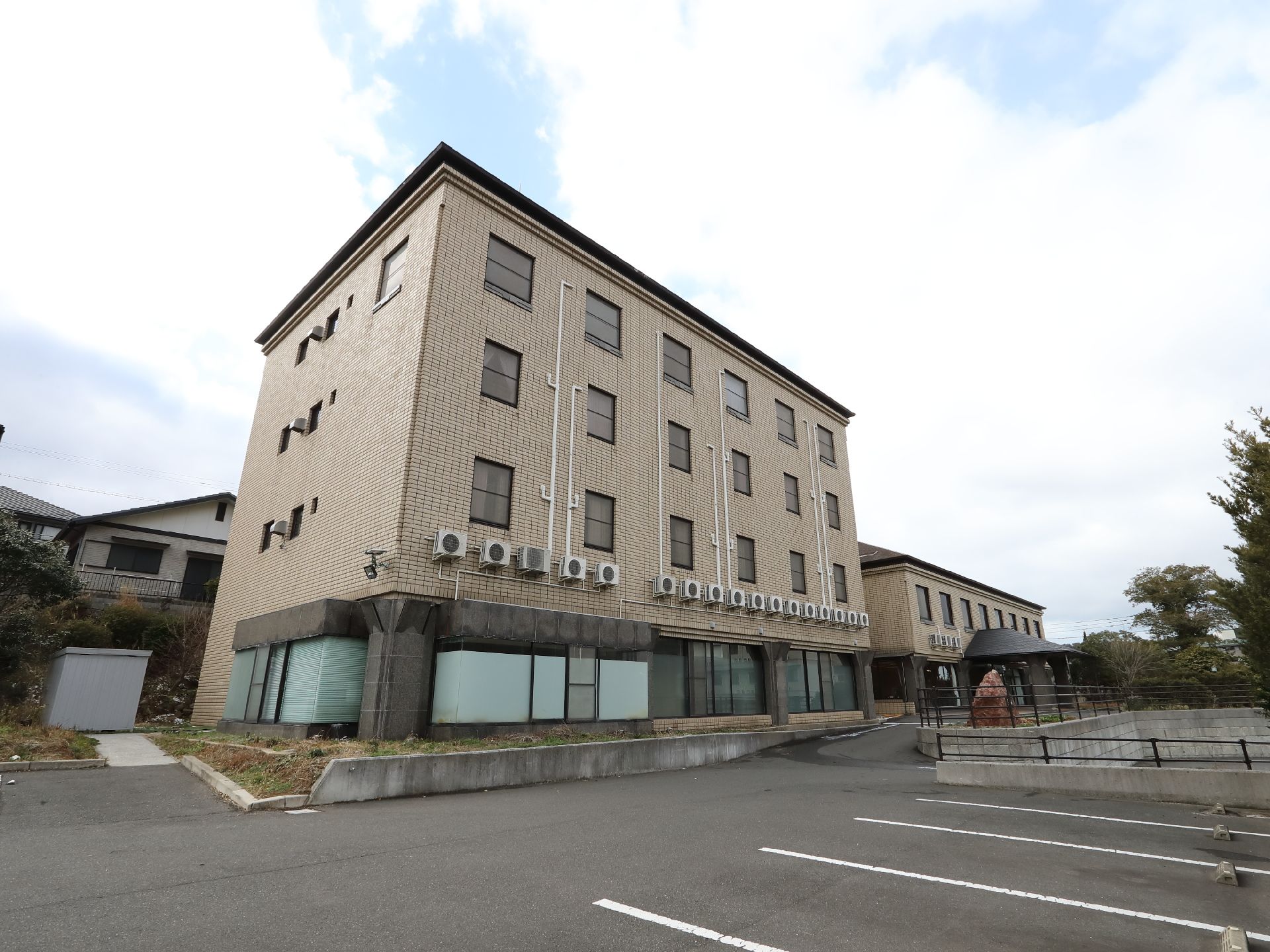 駐車場が広く、家族や親せきが車で通いやすい介護施設