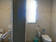 バリアフリーの広いトイレ設備