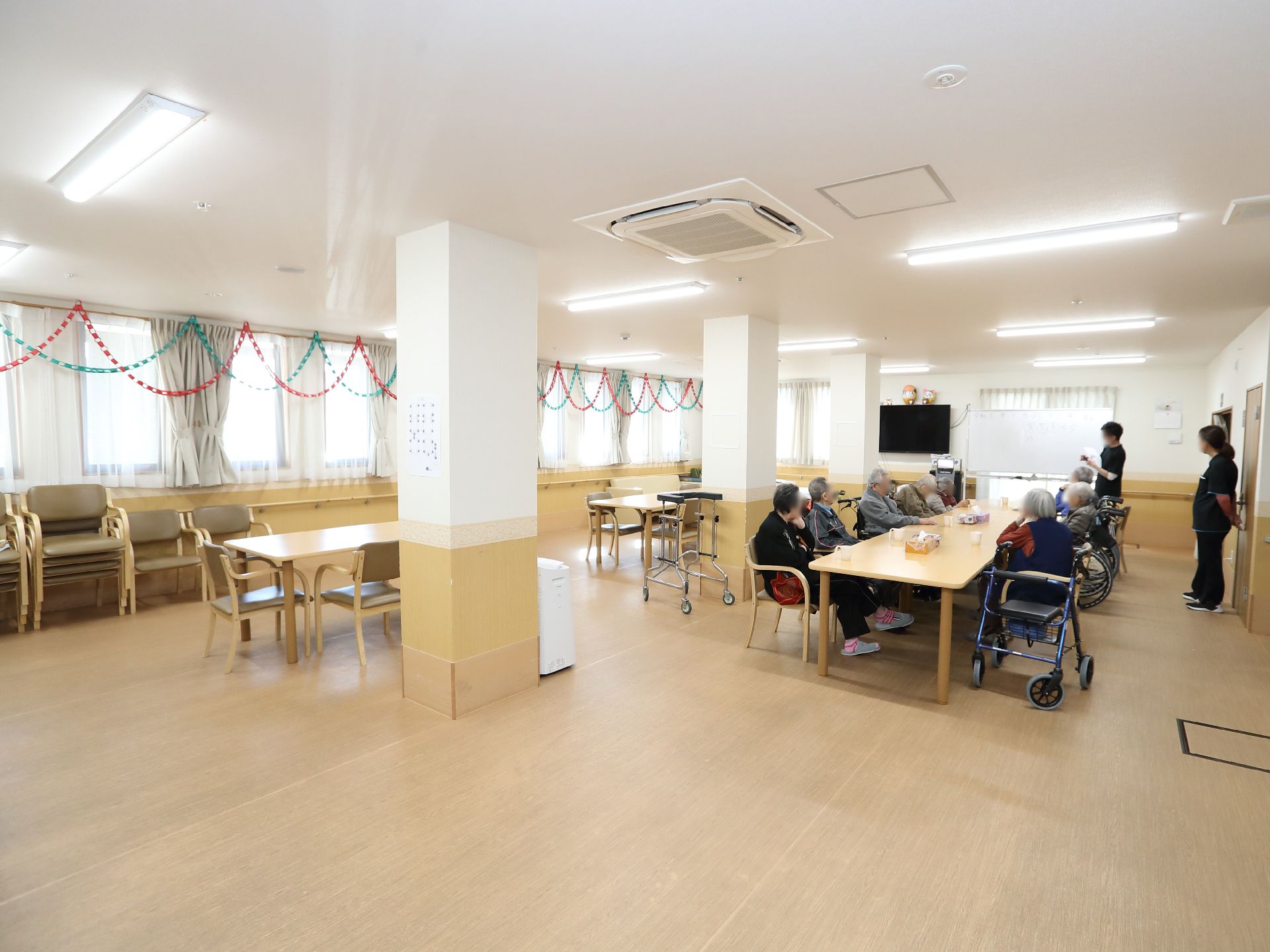 家具配置にゆとりをもたせた食堂