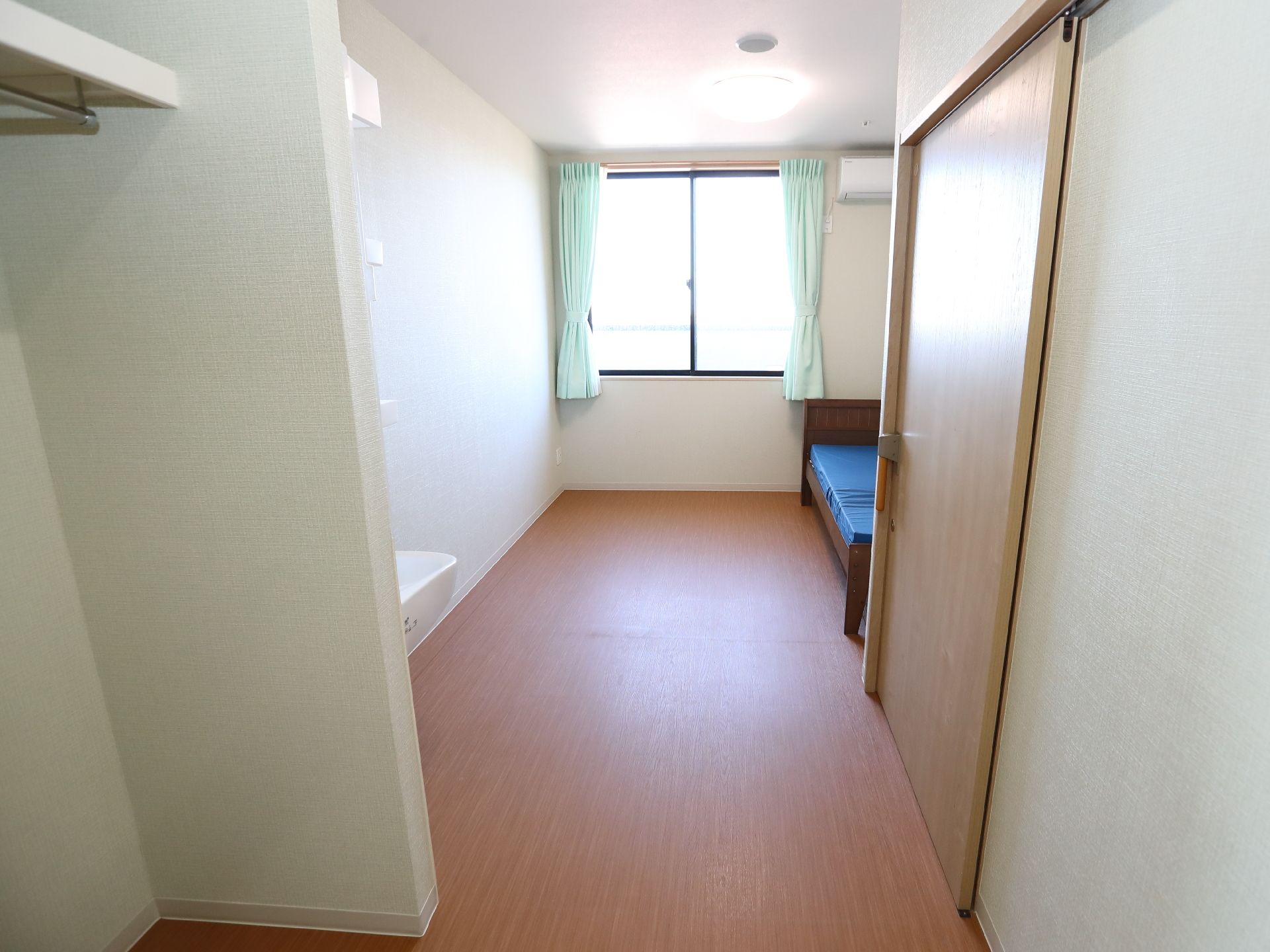 フローリングを採用した居室