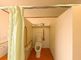 明るく清潔なトイレスペース